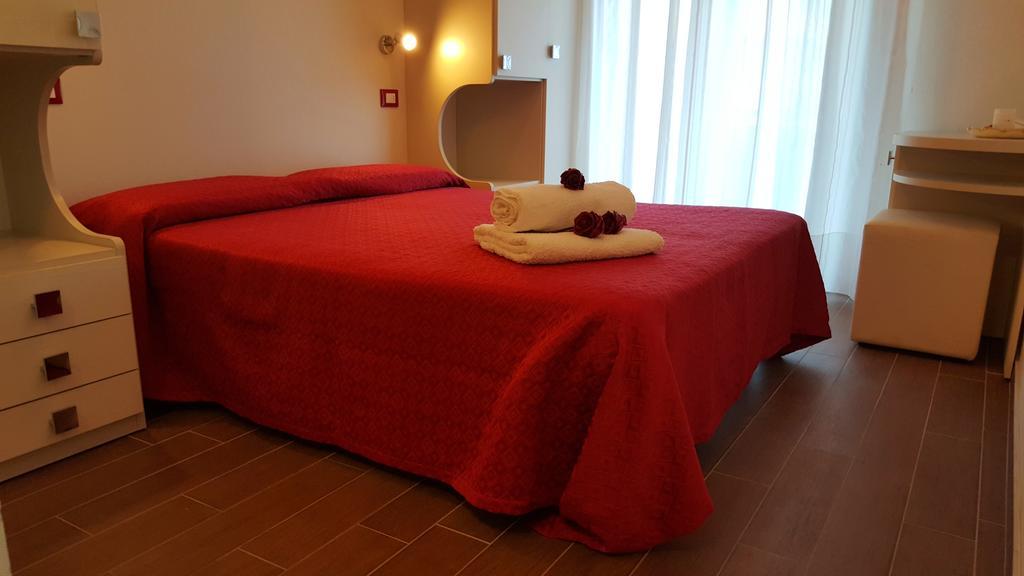 Hotel Perla Verde Rimini Oda fotoğraf