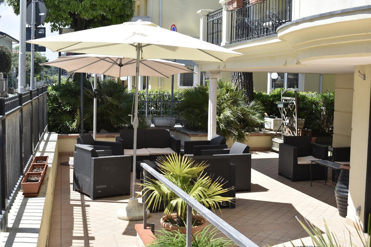 Hotel Perla Verde Rimini Dış mekan fotoğraf